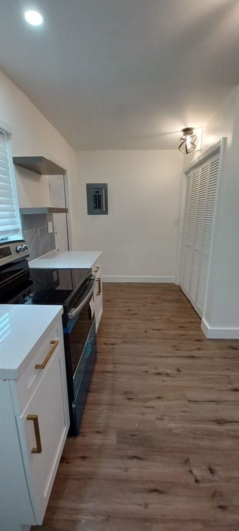 Building Photo - Stylish Fort Lauderdale 3/2 with Stainless...