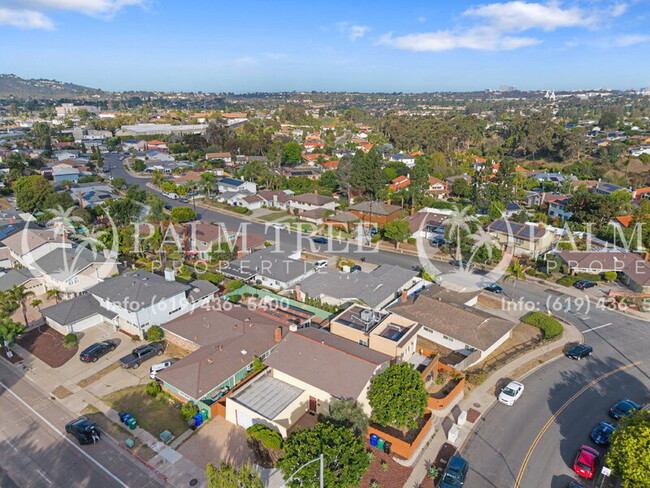 Building Photo - 3582 Governor Dr