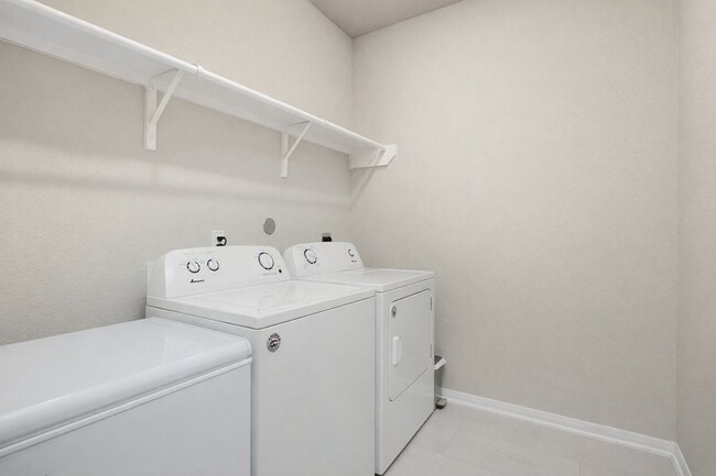 Building Photo - 14314 Lunan Dr