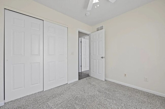 Building Photo - 640 Kuhne Heights