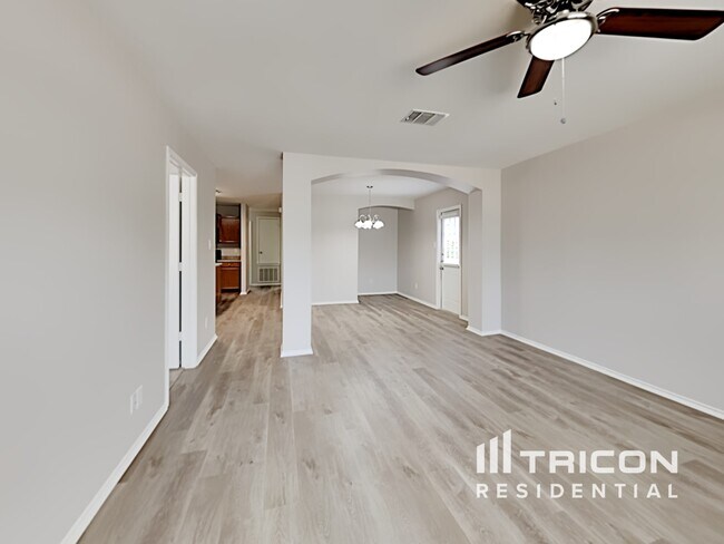 Building Photo - 10607 Shaencrest