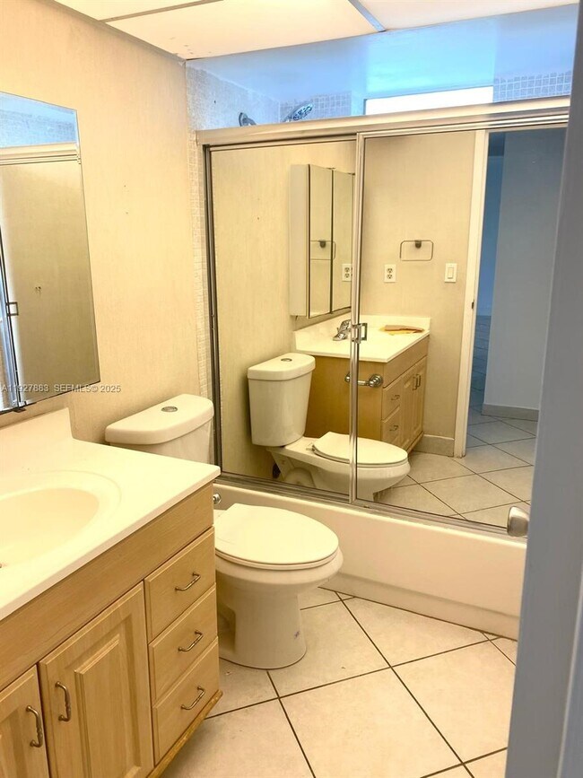 Building Photo - 1800 SW 81st Ave