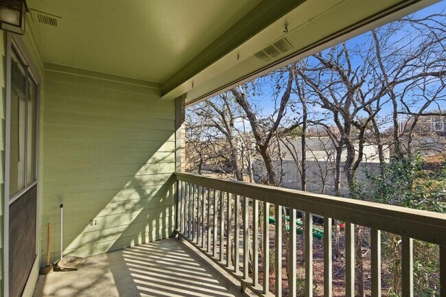 Building Photo - 4500 E Oltorf St