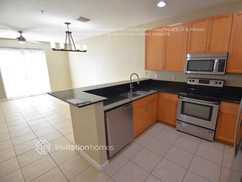 Building Photo - 4629 SW 75th Way