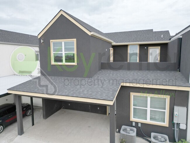 Building Photo - Stunning 3- bed/ 2.5 upgraded luxury townhome in Pharr at a Reduced Price