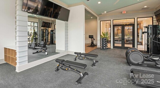 Building Photo - 2546 Perimeter Pointe Pkwy