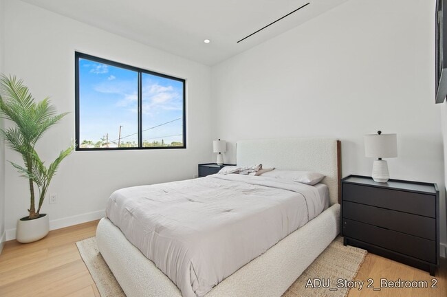 Building Photo - Showing Times: to schedule a viewing, please contact us