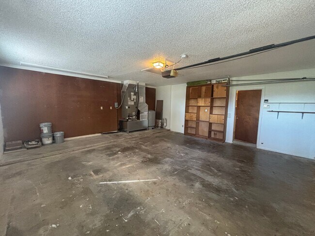 Building Photo - Forest of Golden Hills 3/2/2 ***Hidden Gem***