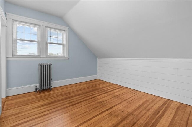 Building Photo - 334 Jastram St