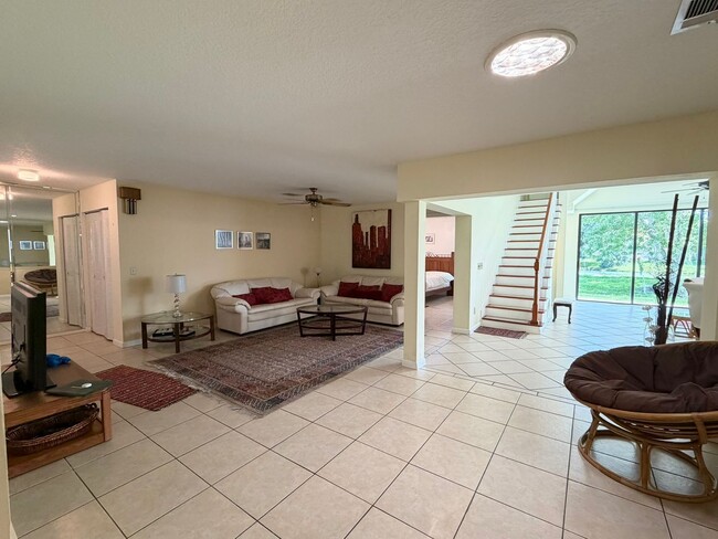 Building Photo - 2570 Shadybranch Dr