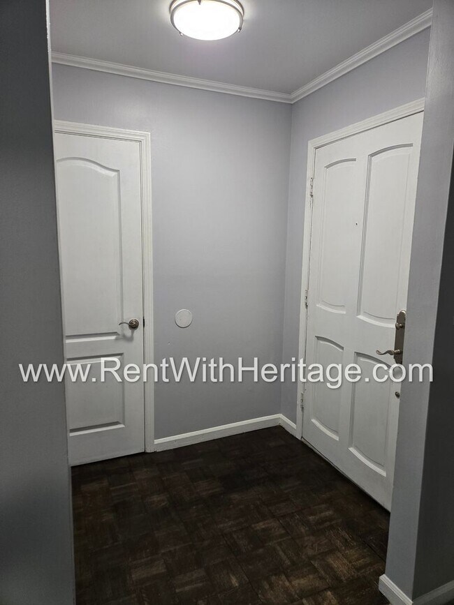 Building Photo - Gorgeous 2 bd/ 2bath Buckhead Condo/ Metic...