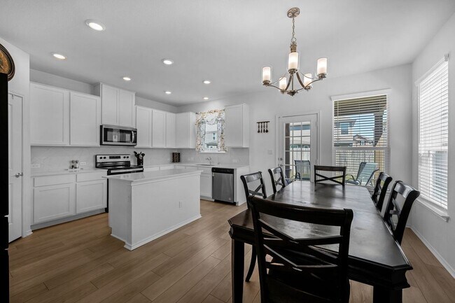 Building Photo - 1127 Aronia Ln