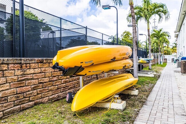 Building Photo - 1130 Venetian Way