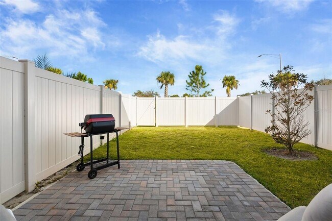 Building Photo - 8058 Gulfstream Ct