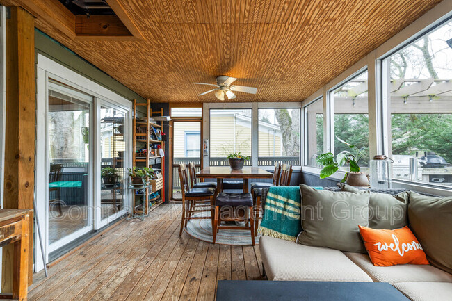 Building Photo - 625 Luttrell St