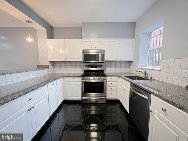 Building Photo - 617 U St NW