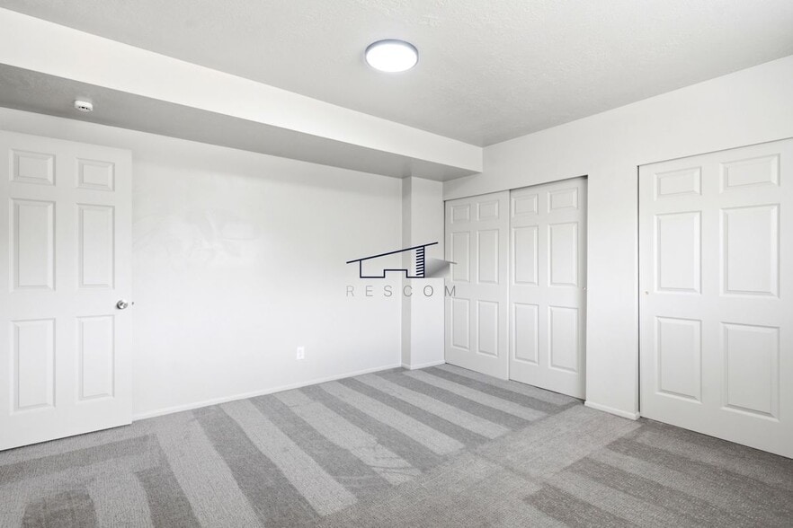 Building Photo - 445 W 4900 S
