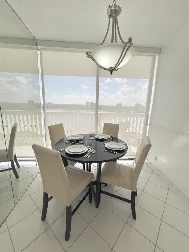 Building Photo - 1000 W Island Blvd