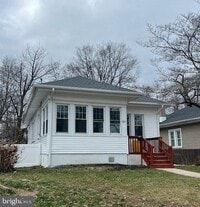 Building Photo - 724 Willitts Ave