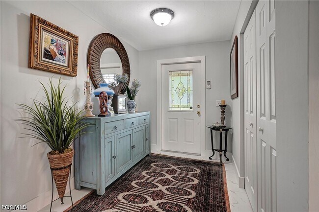 Building Photo - 787 Overiver Dr