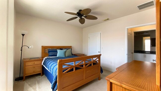 Building Photo - 160 SW Peacock Blvd