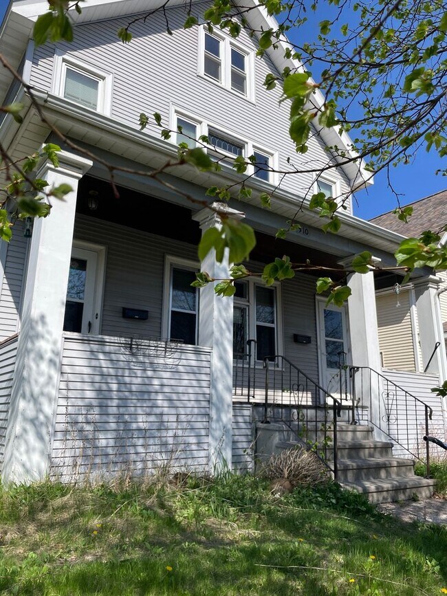 Building Photo - 510 N 23rd Ave W