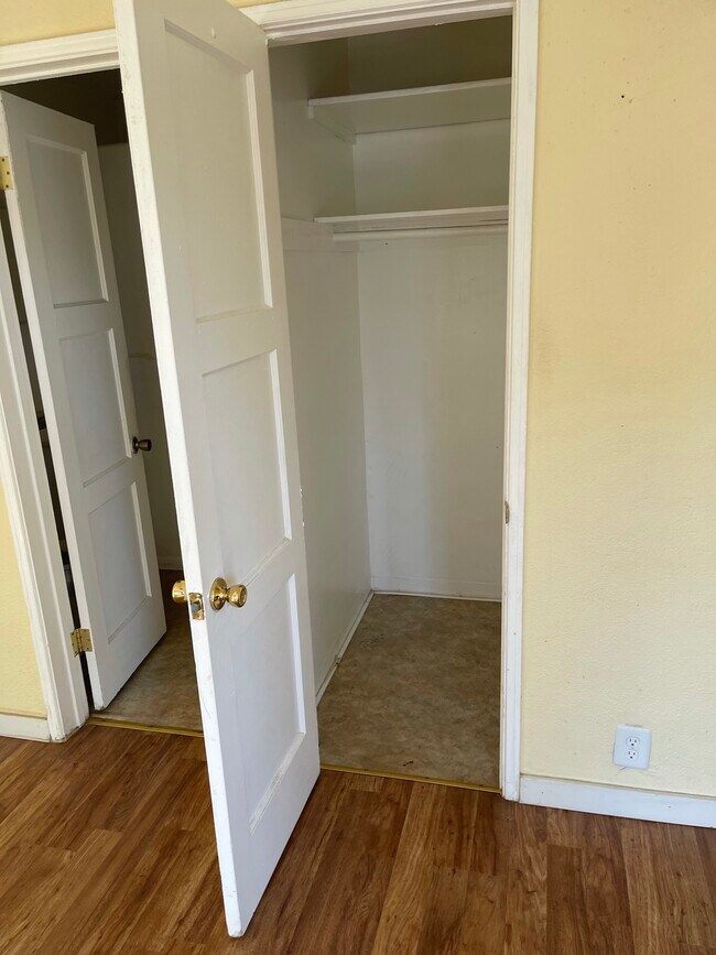 Building Photo - 413 Glen Ave