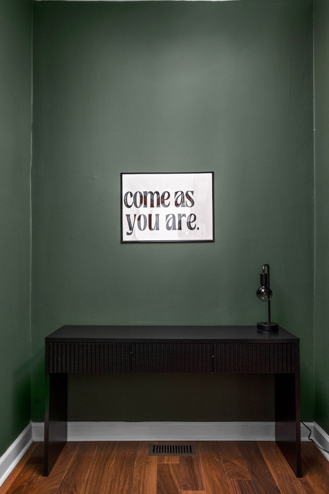 Building Photo - 525 E North St