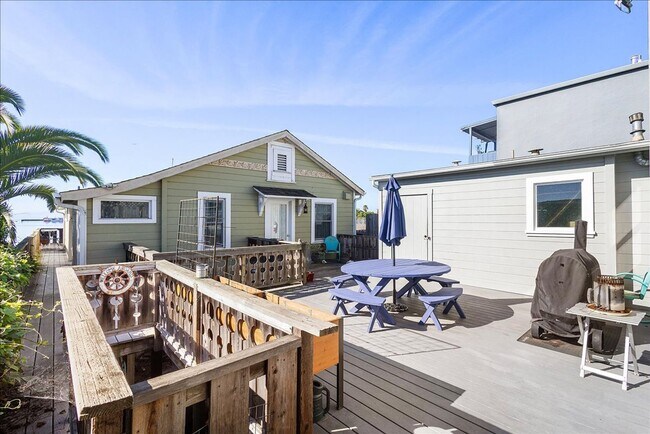 Building Photo - 478 Central Ave