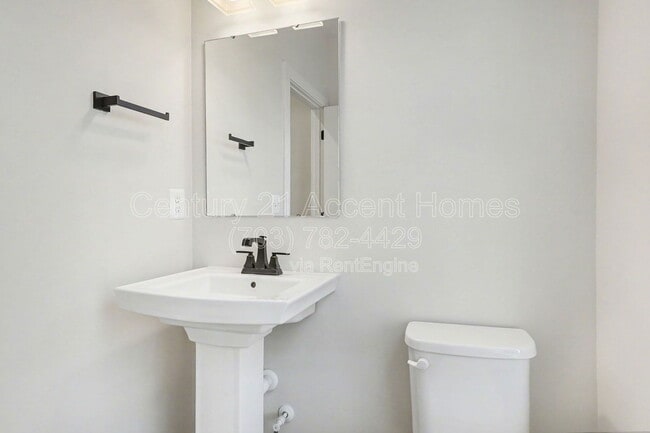 Building Photo - 1705 Dunnington Pl