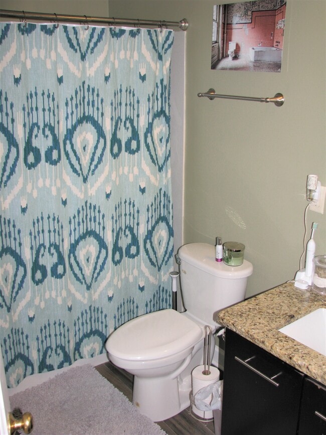 Full Bath - 57 E Russell St