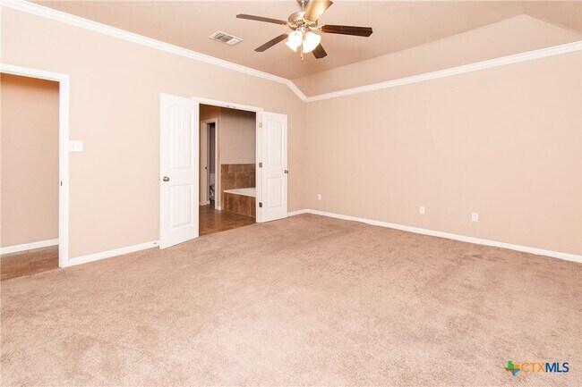 Building Photo - 704 W Gemini Ln