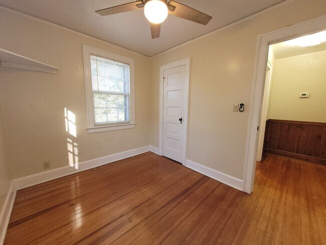 Building Photo - Monterey1408