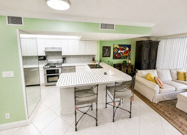 Building Photo - 2910 SW 87th Terrace