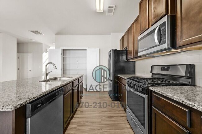 Building Photo - Charming 4-Bedroom Home in Tranquil Gaines...