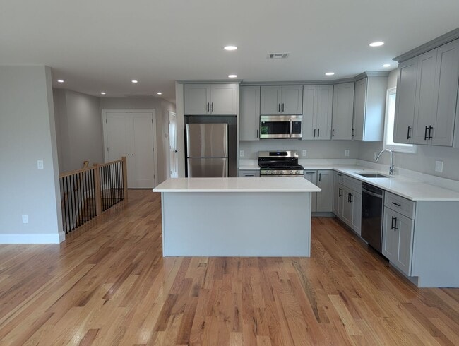 Primary Photo - 595 N 11th St