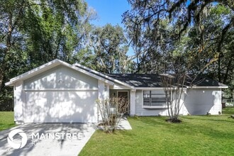 Building Photo - 745 Liskeard Ave