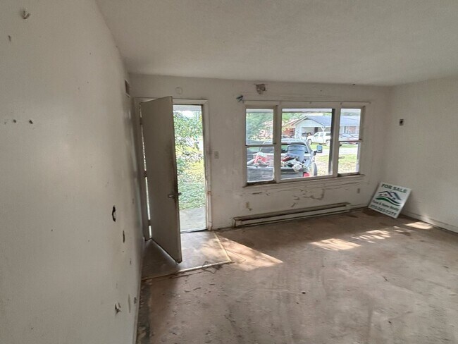Building Photo - 511 Bud Ave