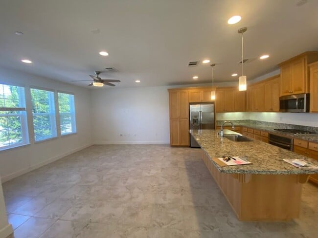Building Photo - Charming 3-Bedroom House for Rent in Marin...