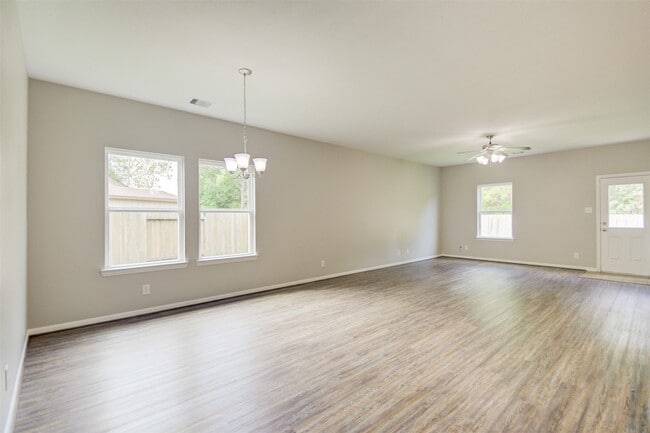 Building Photo - 6026 Burnet Bend Ave