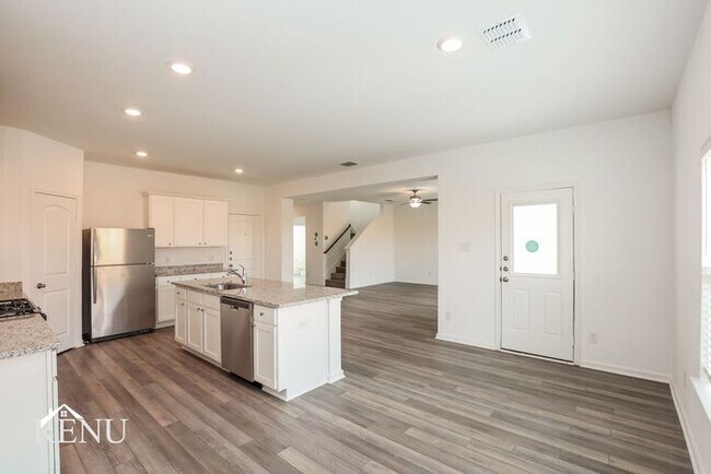 Building Photo - 2931 Jackson Smt