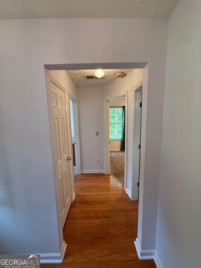 Building Photo - 3897 Saddlecreek Dr