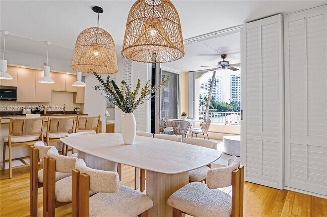 Building Photo - 725 Crandon Blvd