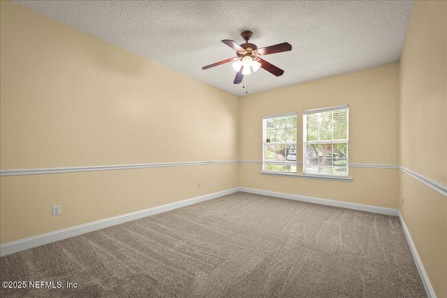 Building Photo - 1028 Meadow View Ln