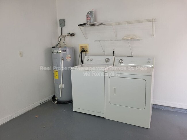 Building Photo - 12514 Hollybrook Ln