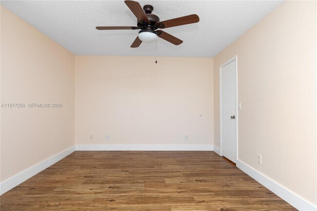 Building Photo - 12760 Vista Isles Dr