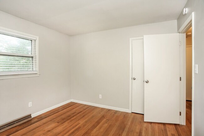 Building Photo - 7605 Kimberly Dr