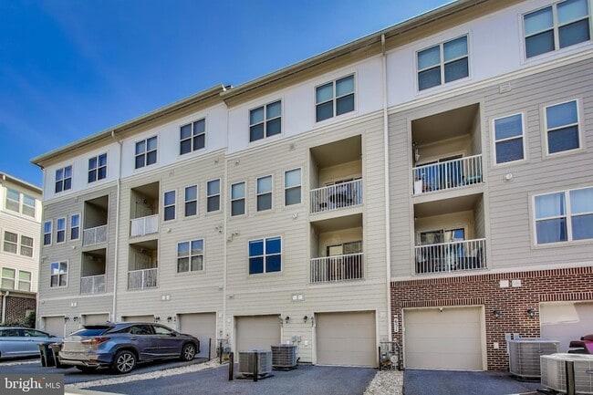 Building Photo - 645 Diamondback Dr