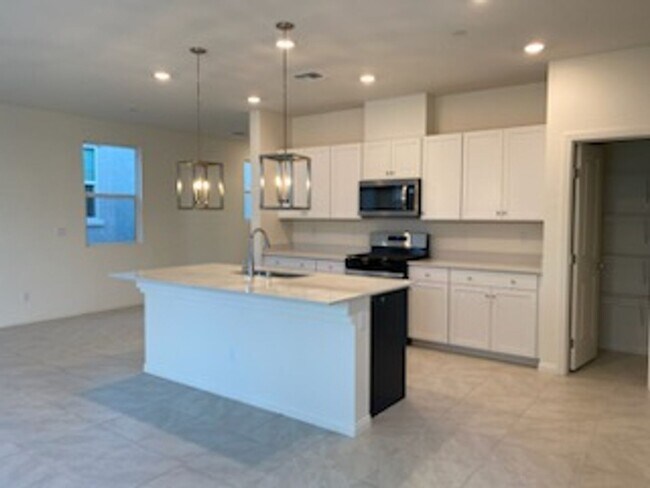 Building Photo - Gorgeous 4 bedroom ENERGY STAR certified 2...