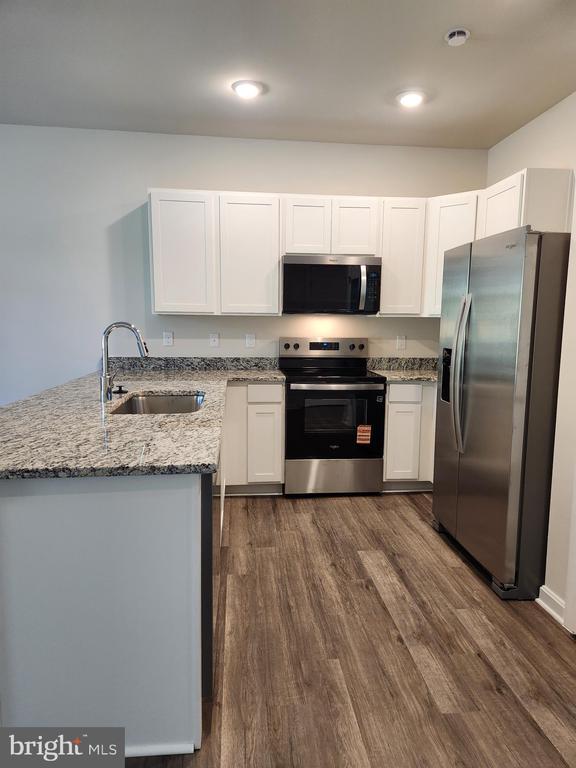 Building Photo - 115 Rae Ct